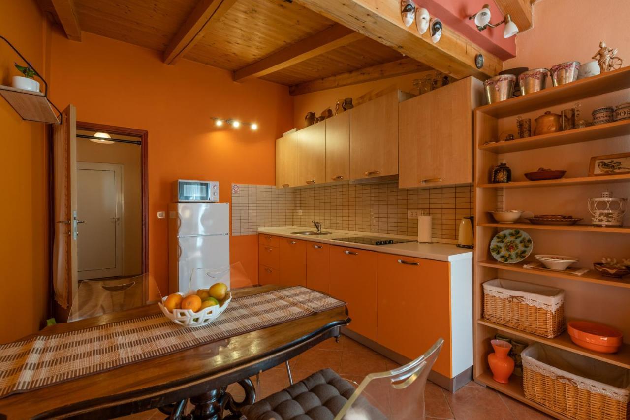 Apartment Orange 29 ロヴィニ エクステリア 写真