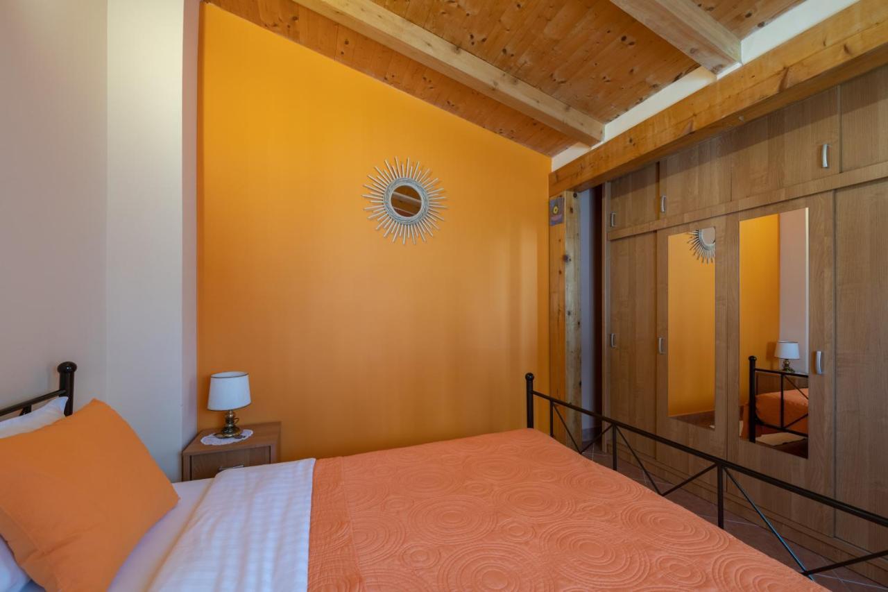 Apartment Orange 29 ロヴィニ エクステリア 写真