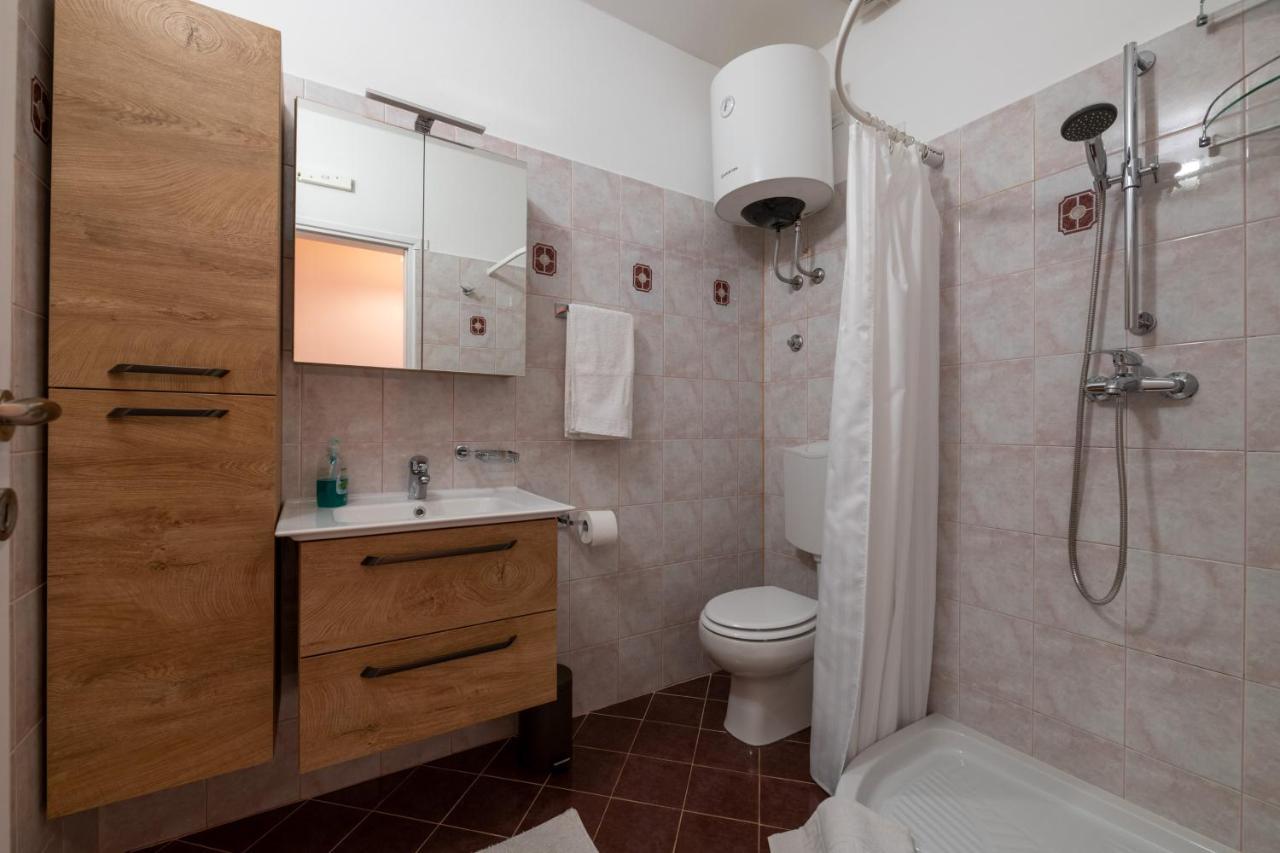 Apartment Orange 29 ロヴィニ エクステリア 写真